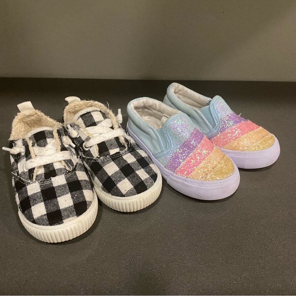 2 Pairs Toddler 8 Shoes
